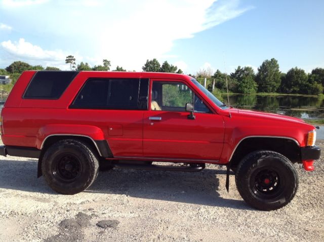 1986 Toyota 4Runner 1 OWNER 22RE 4 CYLINDERS 5 SPEED MANUAL 4X4 - photo 4