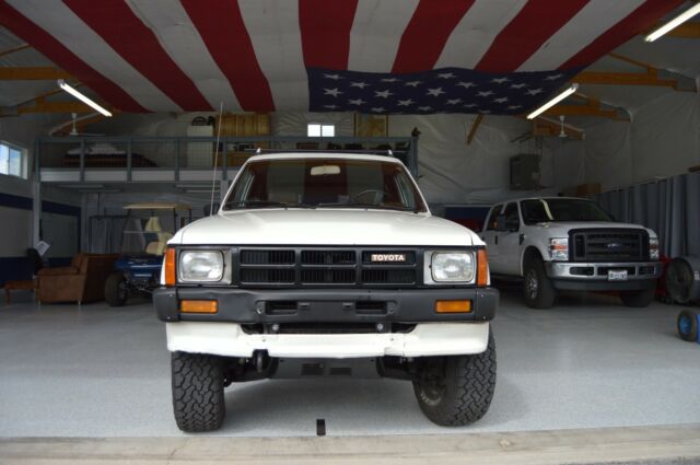 1986 Toyota 4Runner 1st Gen 4x4 22RE Manual 5-Spd. 1986 Toyota 4Runner SR5