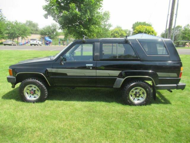 1986 Toyota 4Runner SR5 4x4 - 22RE Engine 185k Miles! - 5 speed MANUAL 1986 Toyota 4Runner SR5