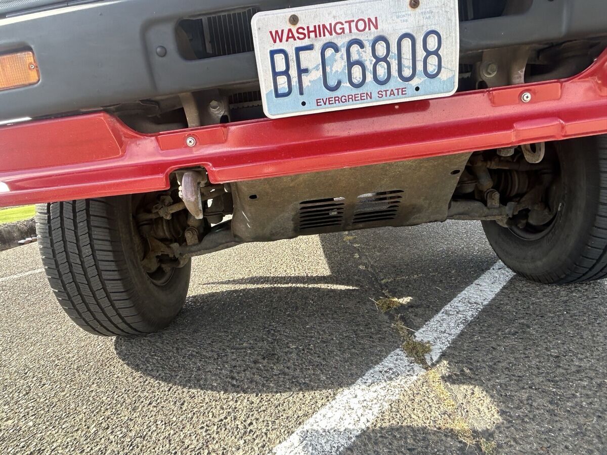 1986 Toyota 4Runner RN60 4runner no reserve 22RE manual trans 5 speed - photo 12