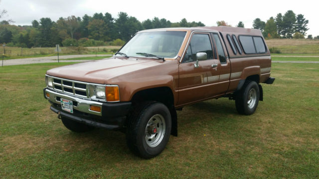 1986 Toyota 4x4 Extended Cab DLX pickup 1986 Toyota DLX 4x4 ext cab pickup DLX