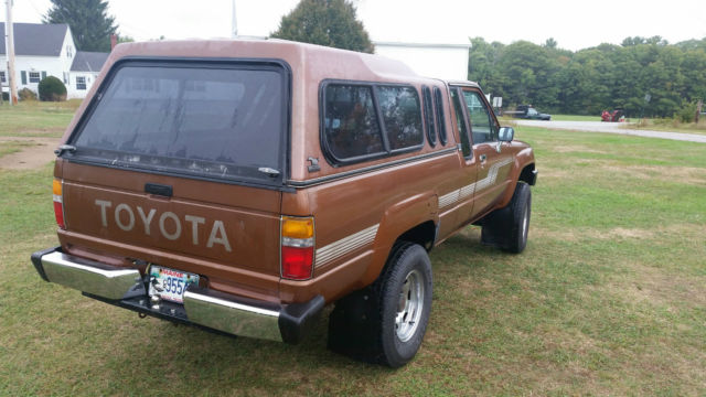 1986 Toyota DLX 4x4 ext cab pickup DLX - photo 5