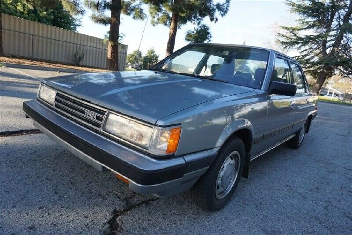 1986 Toyota Camry LE One Owner 58000 Miles - photo 6