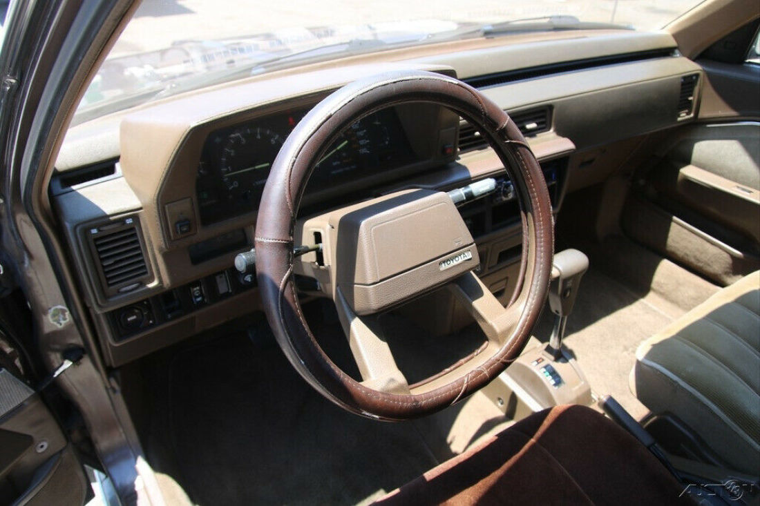 1986 Toyota Camry LE - photo 13