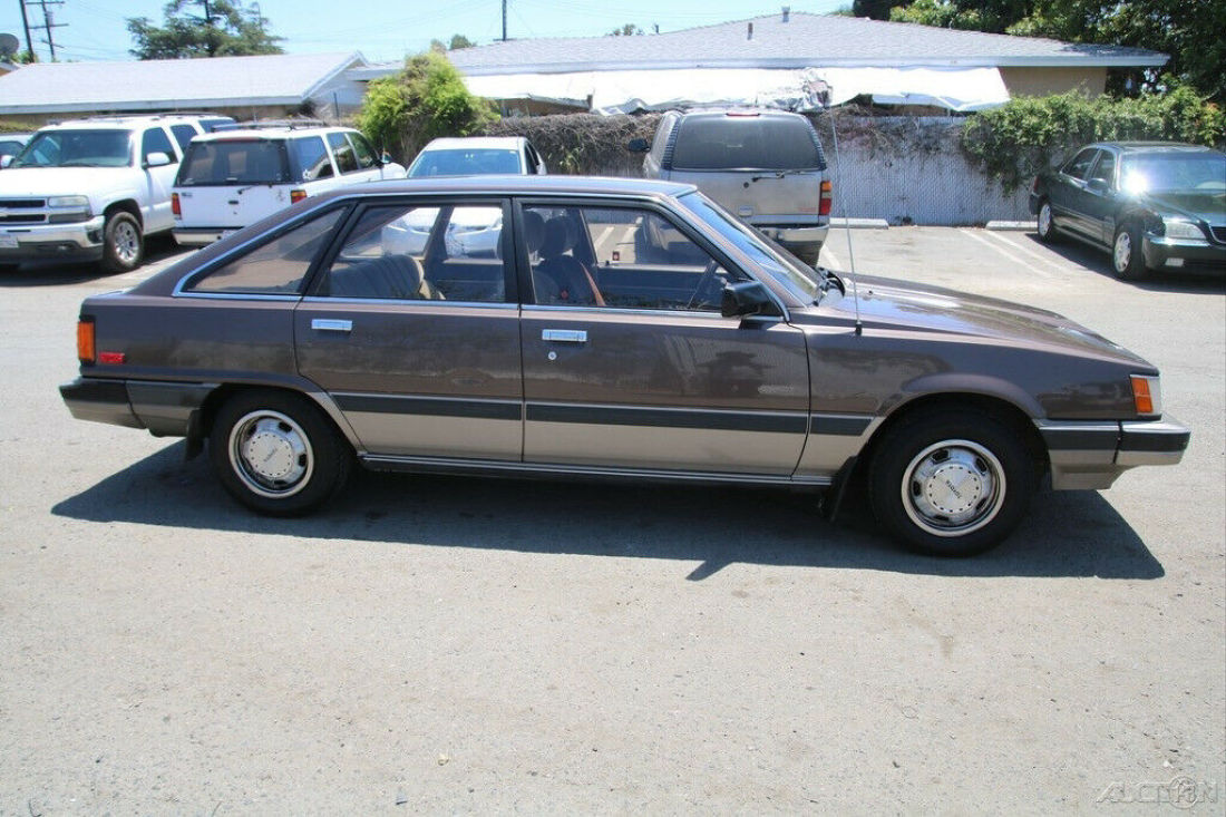 1986 Toyota Camry LE - photo 8
