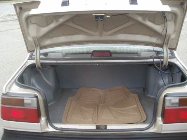 1986 Toyota Corolla Deluxe 4dr Sedan - photo 10