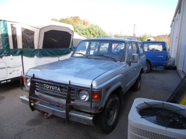 1986 Toyota Land Cruiser HJ60 HJ 60 Diesel 2H Project with BJ60 BJ 60 Parts Car 1986 Toyota Land Cruiser