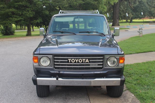 1986 Toyota Land Cruiser HJ60 with 5 spd H55 transmission 272,000km (170K miles) 1986 Toyota Land Cruiser