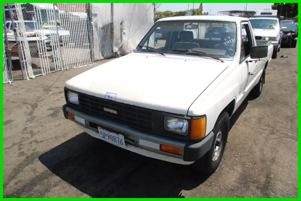 1986 Toyota Pick Up 2.4 L 4 Cylinder NO RESERVE 1986 Toyota Pickup