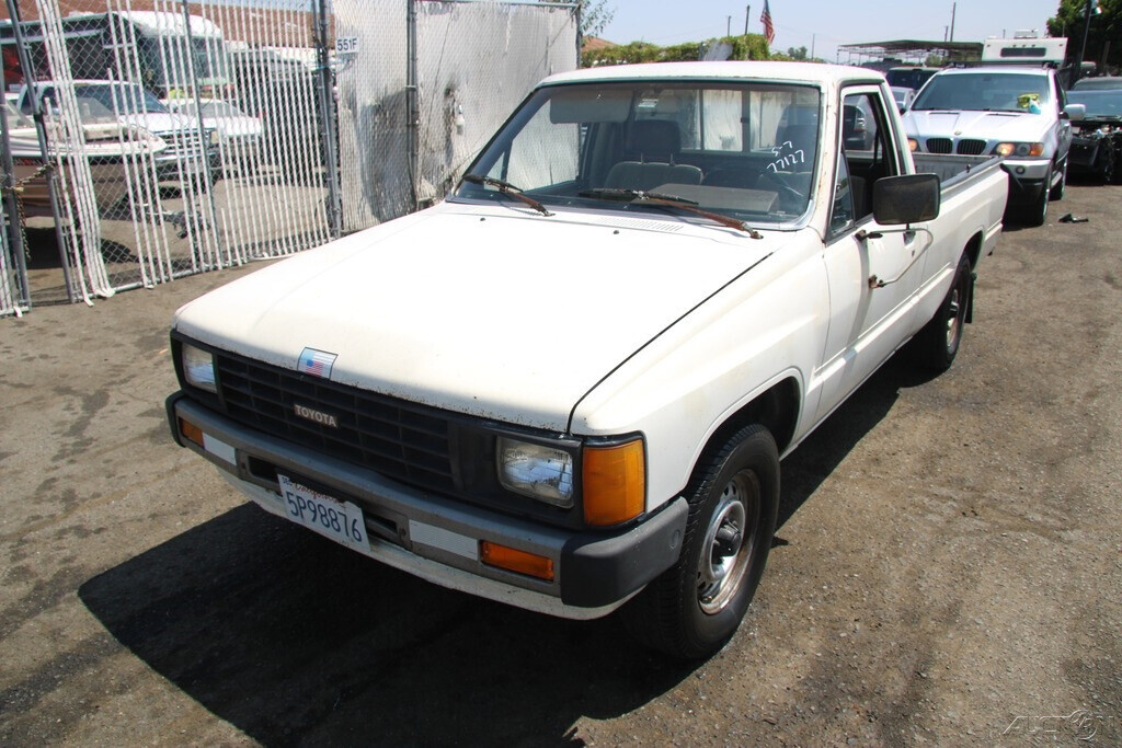 1986 Toyota Pickup - photo 2