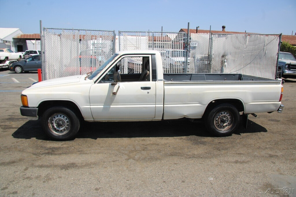 1986 Toyota Pickup - photo 3