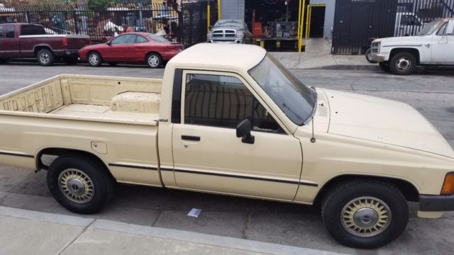 1986 Toyota Pickup Base Standard Cab - photo 2