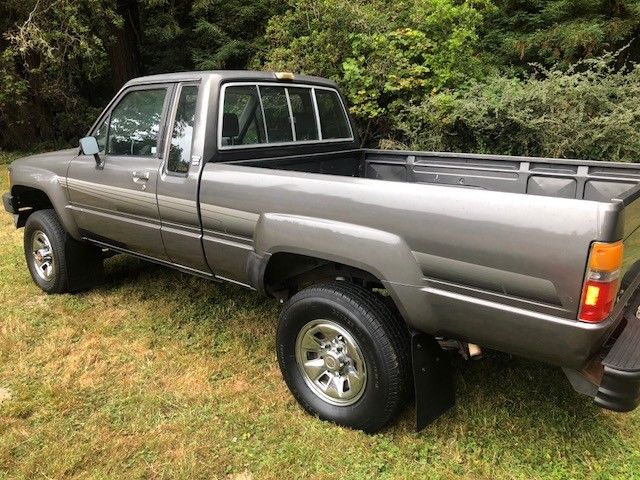 1986 Toyota Pickup SR5 - photo 2
