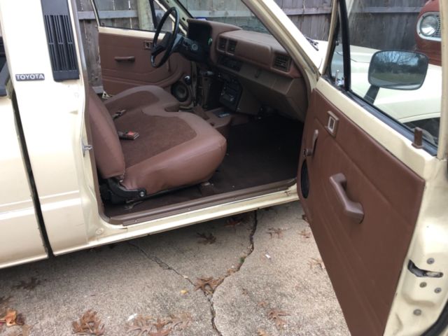 1986 Toyota Pickup - photo 12