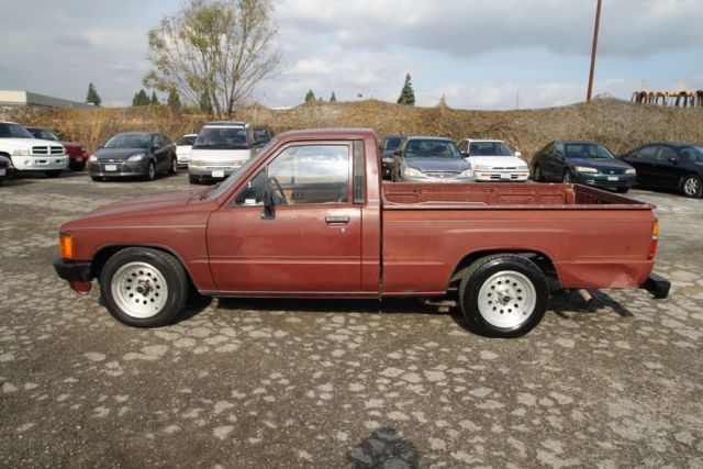 1986 Toyota Pickup Reg. Cab 2WD - photo 2