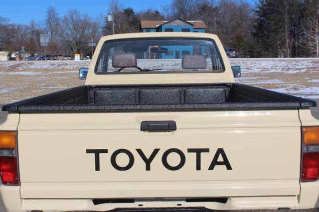 1986 Toyota Pickup Base 2dr Standard Cab LB - photo 13