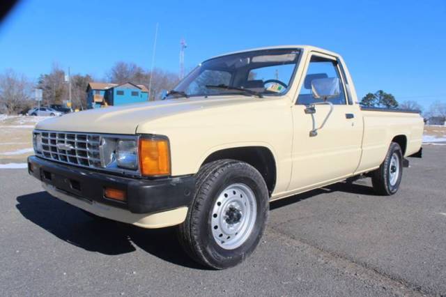 1986 Toyota Pickup Base 2dr Standard Cab LB - photo 2