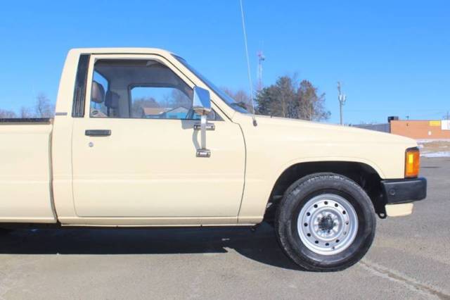 1986 Toyota Pickup Base 2dr Standard Cab LB - photo 9