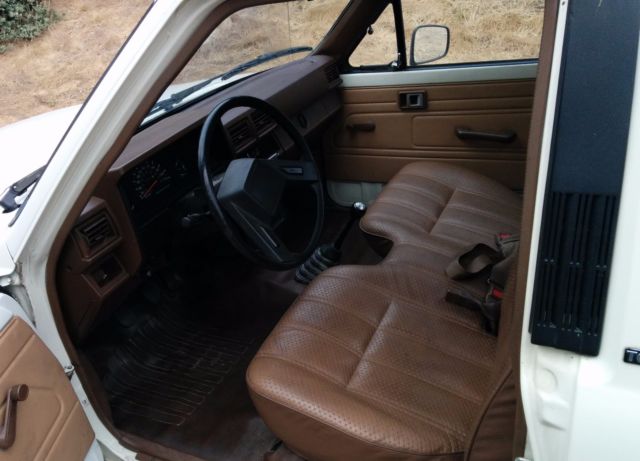 1986 Toyota Pickup Base Standard Cab Pickup 2-Door - photo 3