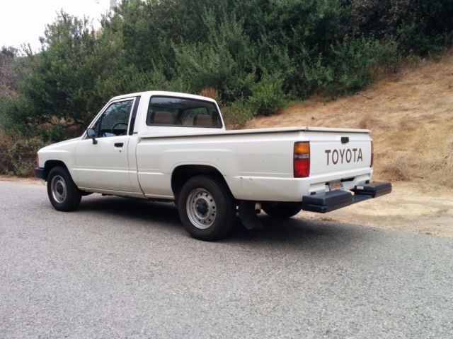 1986 Toyota Pickup Base Standard Cab Pickup 2-Door - photo 5