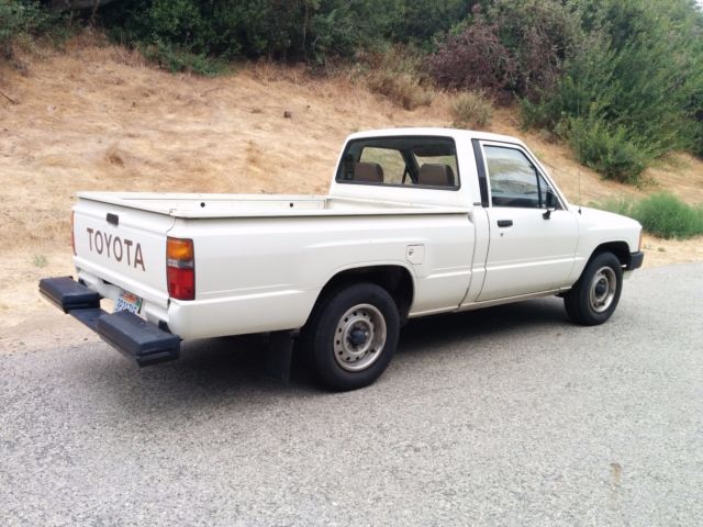 1986 Toyota Pickup Base Standard Cab Pickup 2-Door - photo 6