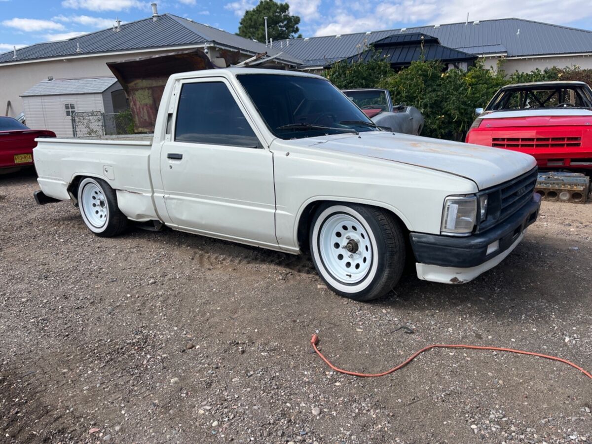 1986 Toyota Pickup - photo 2