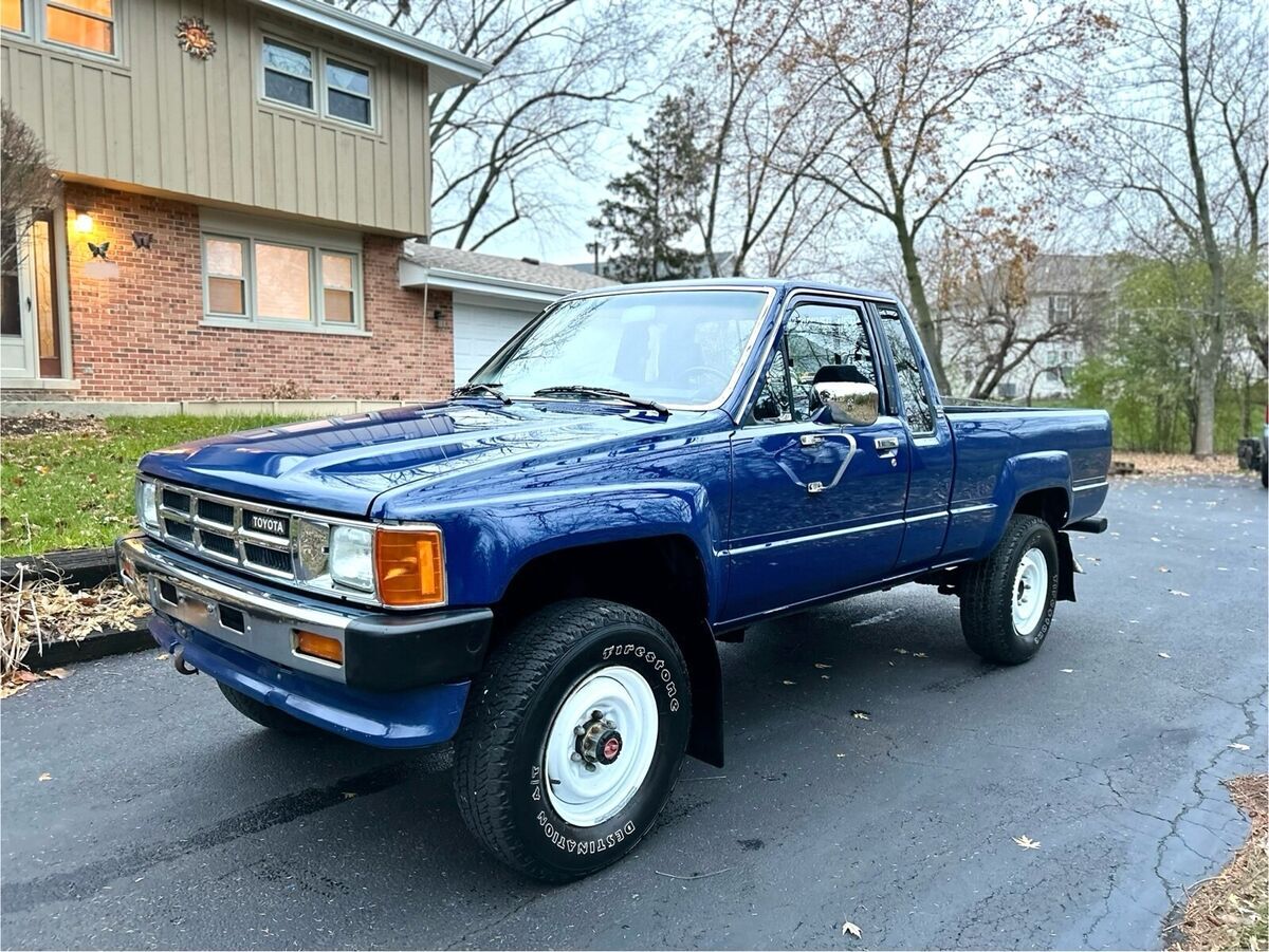 1986 Toyota Pickup Pickup Blue 4WD Automatic XTRACAB RN67 DLX 1986 Toyota Pickup XTRACAB RN67 DLX