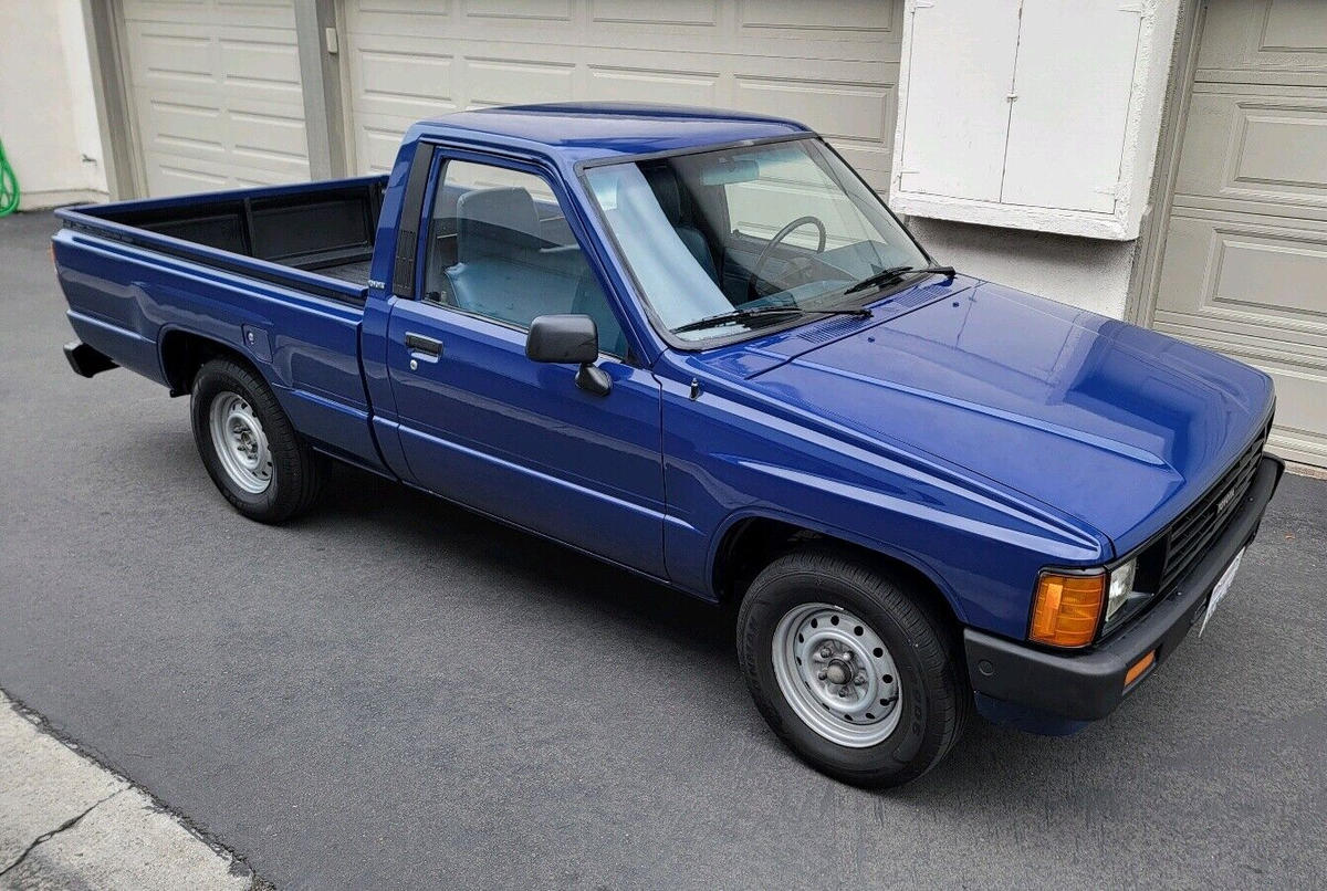 1986 Toyota Tacoma 1/2 TON RN50 - photo 2