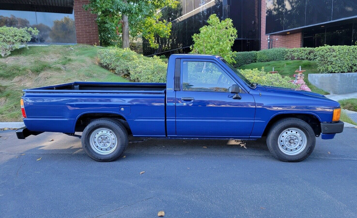 1986 Toyota Tacoma 1/2 TON RN50 - photo 3