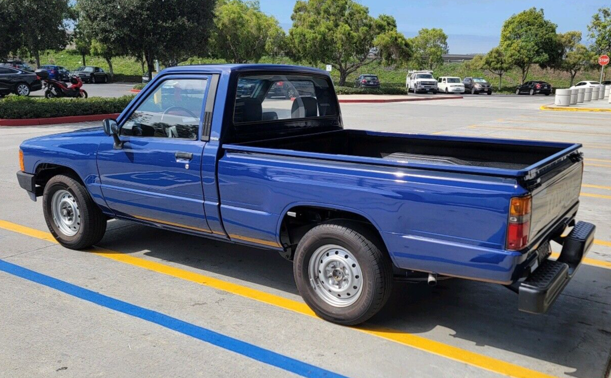 1986 Toyota Tacoma 1/2 TON RN50 - photo 4