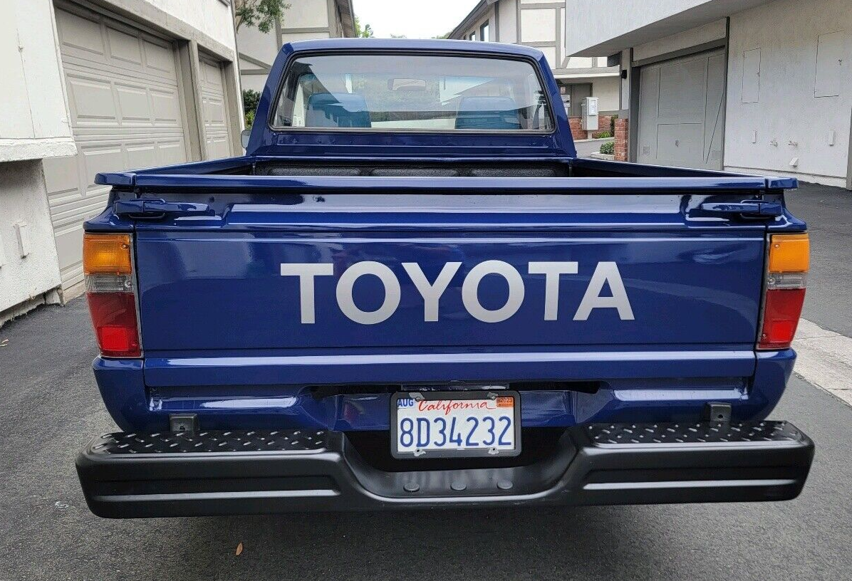 1986 Toyota Tacoma 1/2 TON RN50 - photo 7