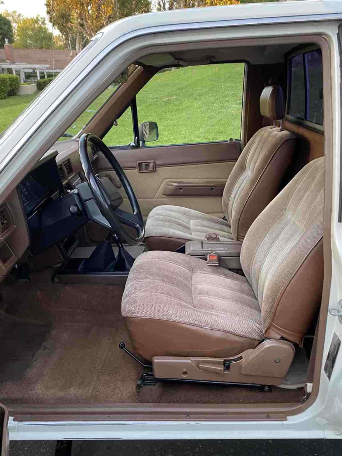 1986 Toyota Pickup RN64 SR5 - photo 13