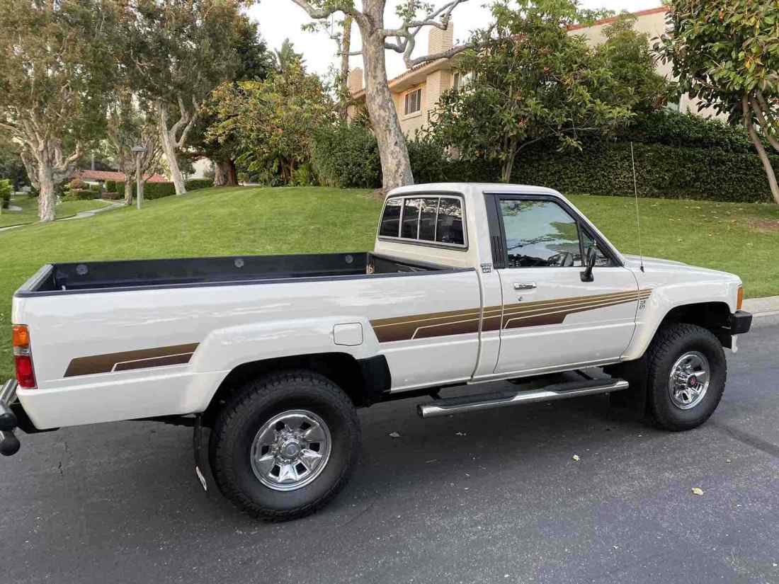1986 Toyota Pickup RN64 SR5 - photo 4