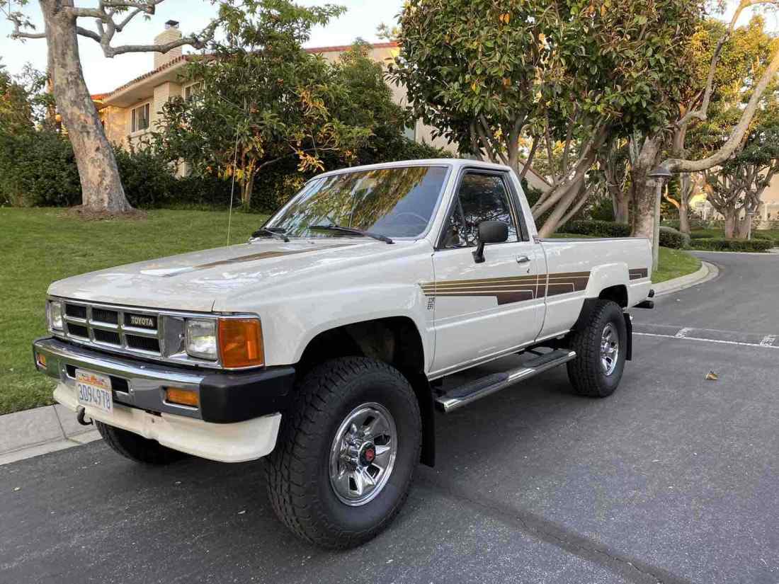 1986 Toyota Pickup RN64 SR5 - photo 7