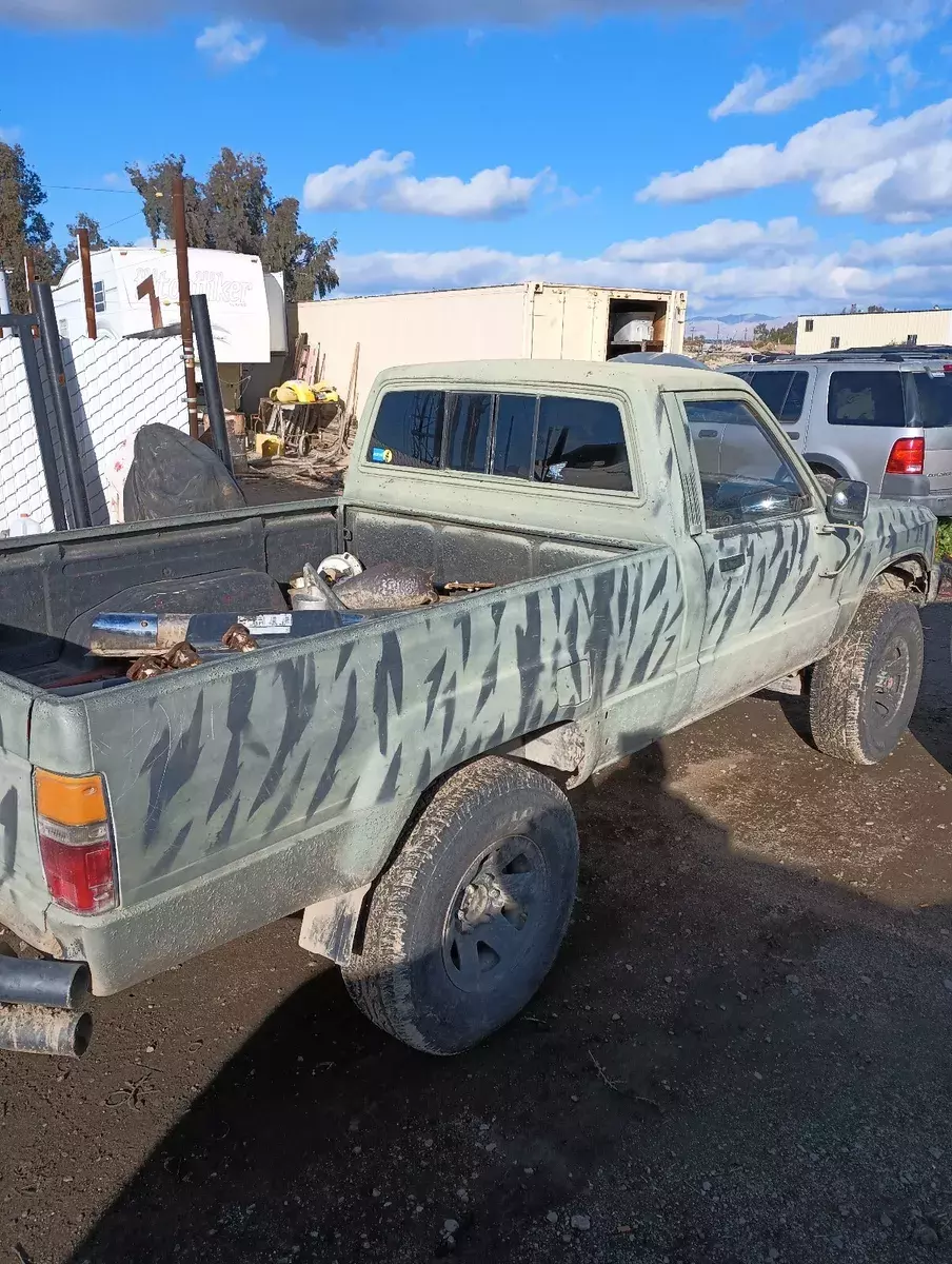 1986 Toyota Pickup Pickup Green RN63 STD 1986 Toyota Tacoma RN63 STD