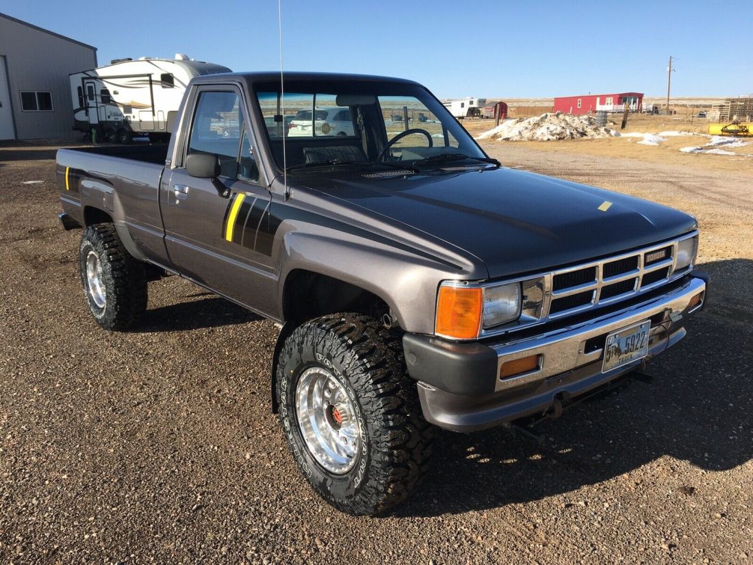 1986 Toyota Pickup RN64 DLX