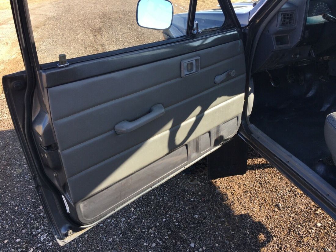 1986 Toyota Pickup RN64 DLX - photo 10