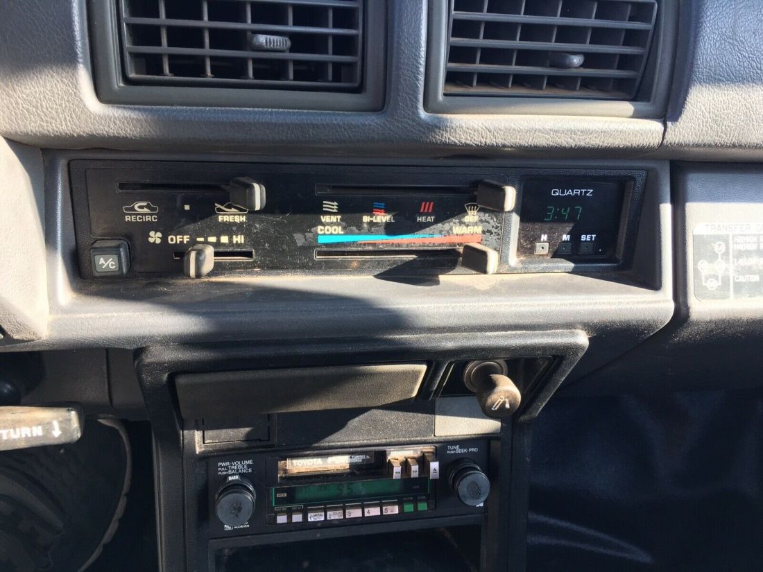 1986 Toyota Pickup RN64 DLX - photo 11