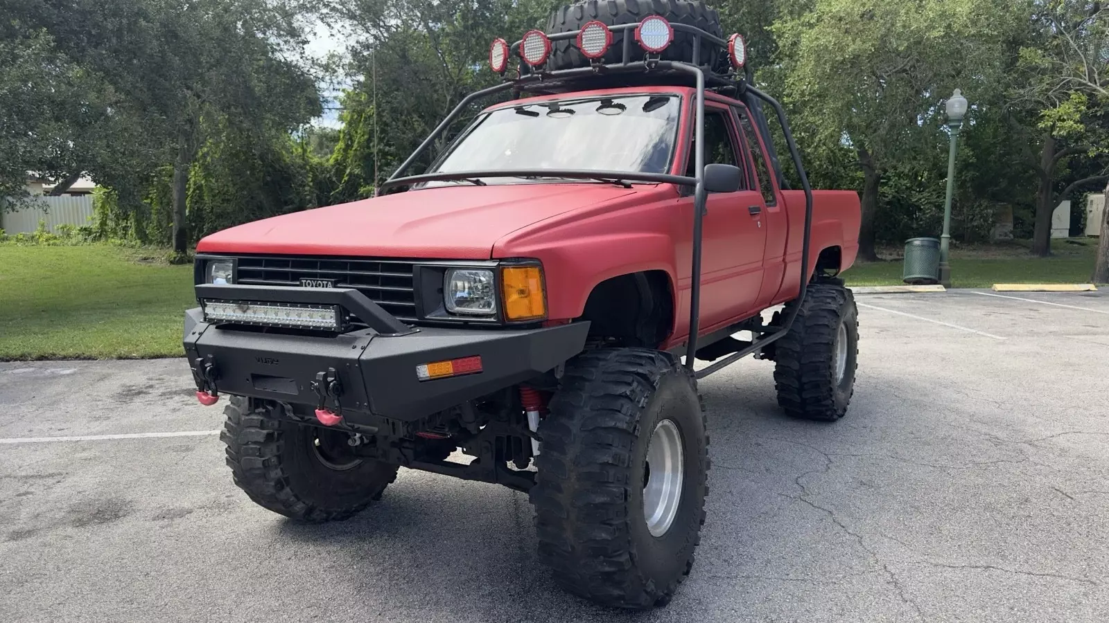 1986 Toyota Pickup Pickup Red XTRACAB RN67 DLX 1986 Toyota Pickup XTRACAB RN67 DLX