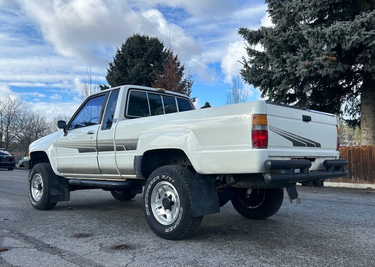 1986 Toyota Pickup XTRACAB RN66 SR5 - photo 2