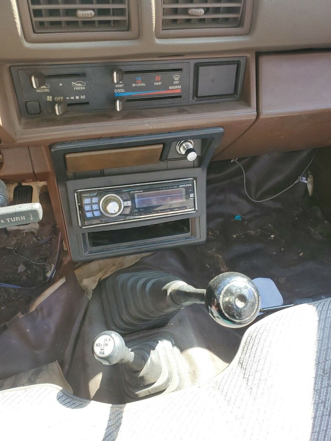 1986 Toyota Pickup RN63 STD - photo 3
