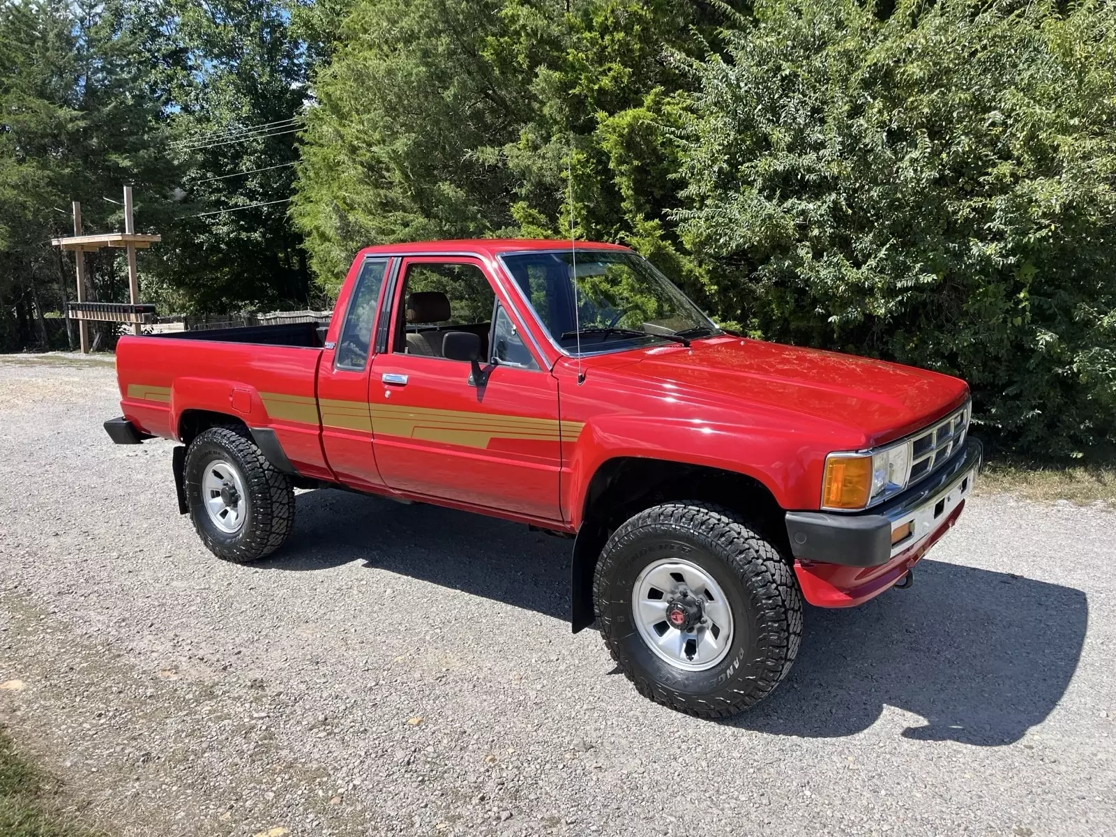 1986 Toyota Pickup Red XTRACAB RN67 DLX 1986 Toyota Pickup XTRACAB RN67 DLX
