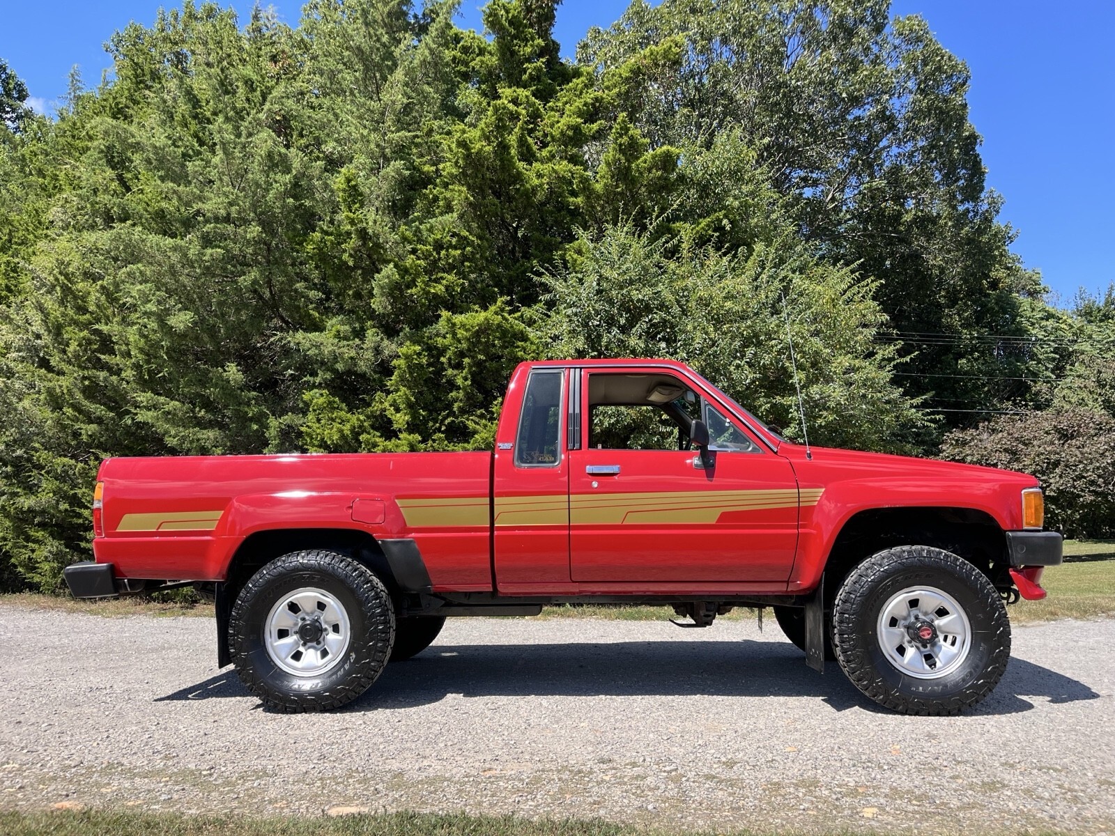 1986 Toyota Pickup XTRACAB RN67 DLX - photo 3