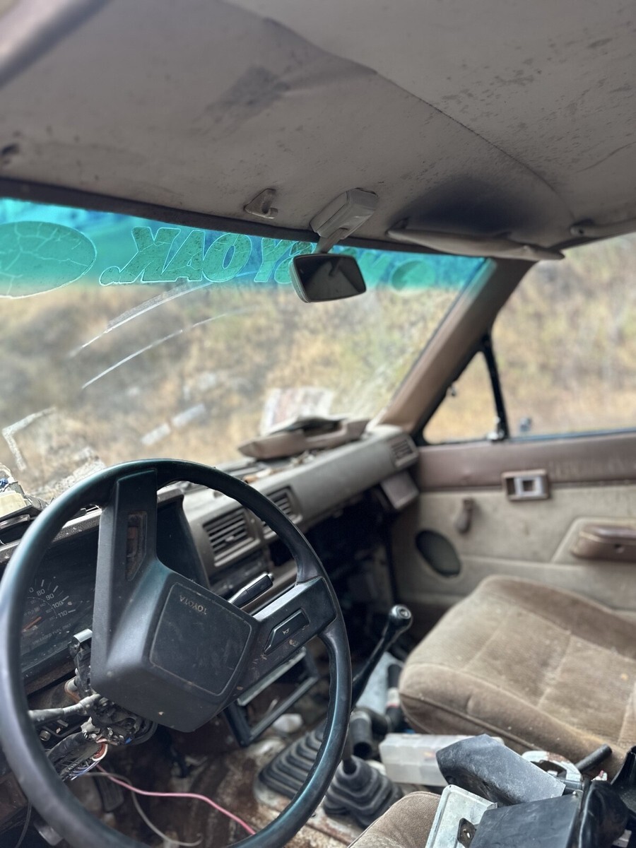 1986 Toyota Pickup SR5 - photo 11