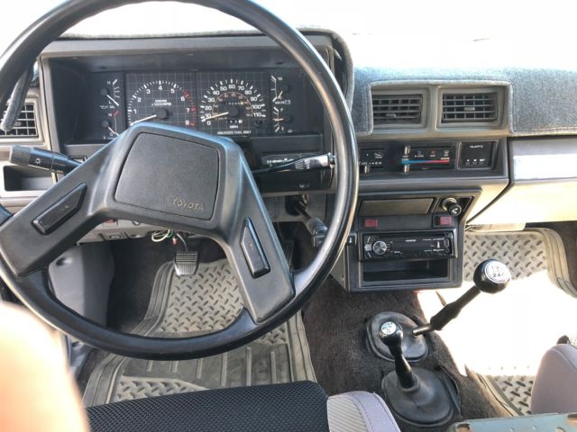 1986 Toyota Pickup Base - photo 9