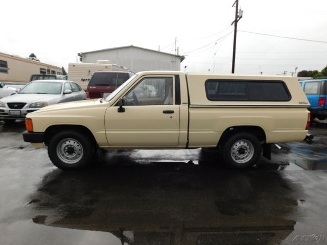 1986 Toyota Pickup - photo 2