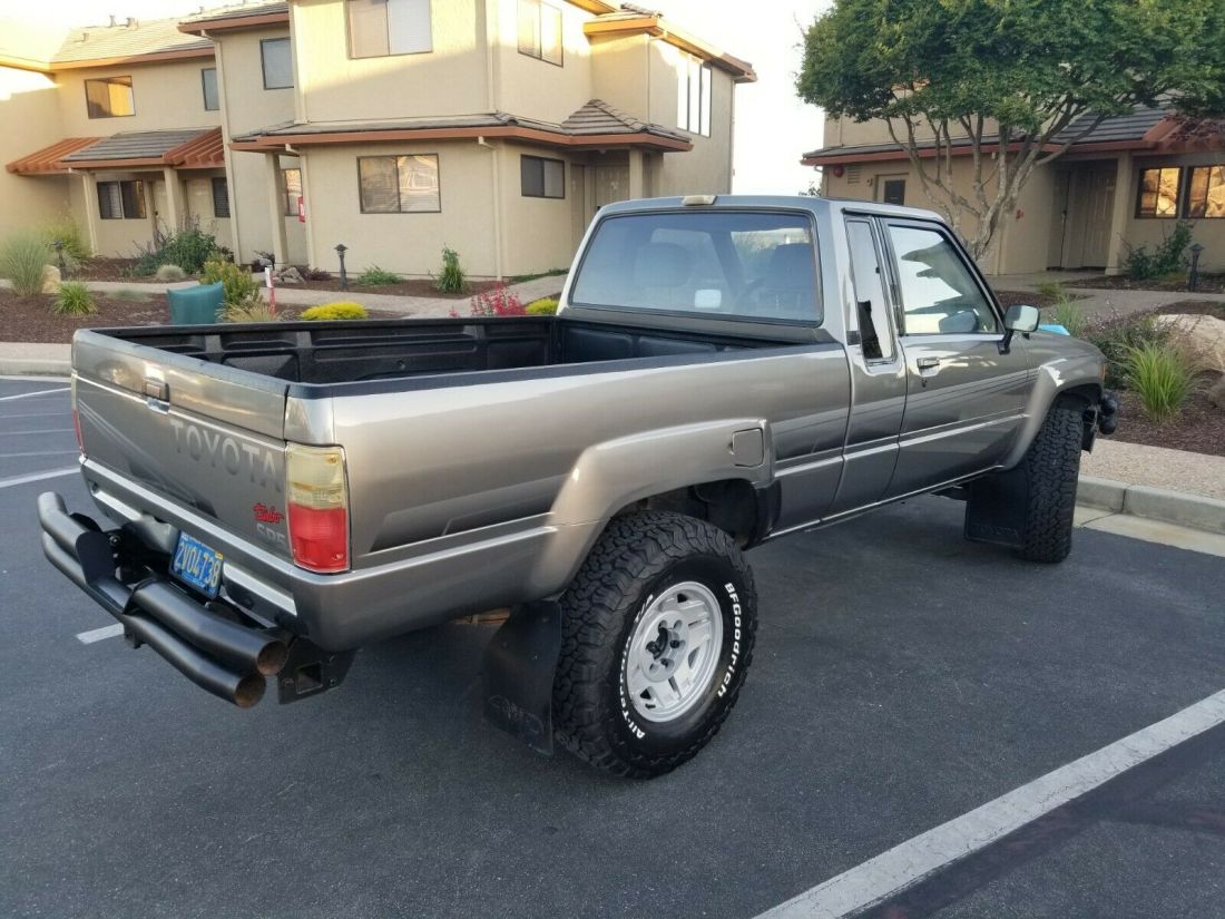 1986 Toyota Pickup XTRACAB DLX - photo 5