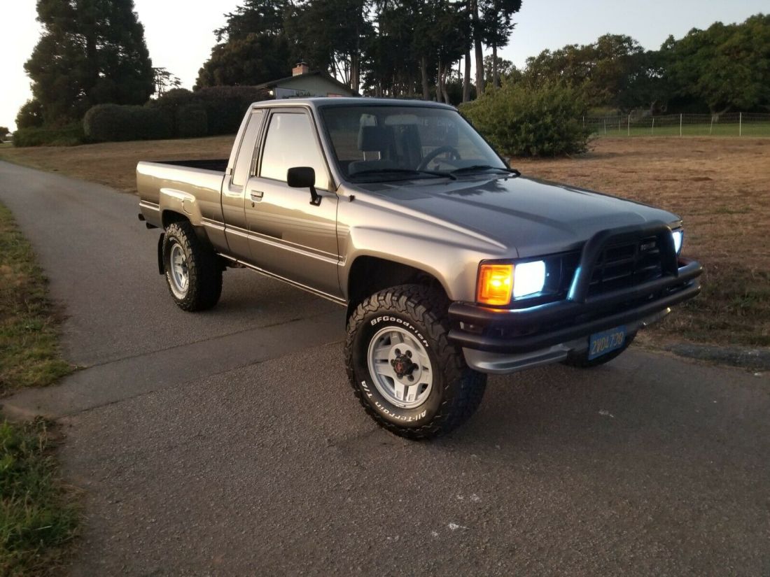 1986 Toyota Pickup XTRACAB DLX - photo 9
