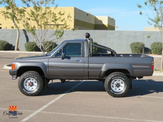 1986 Toyota Pickup Std Cab SR5 Turbo 4X4 - photo 4