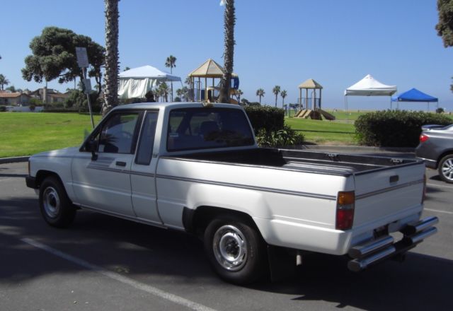 1986 Toyota Pickup - photo 2